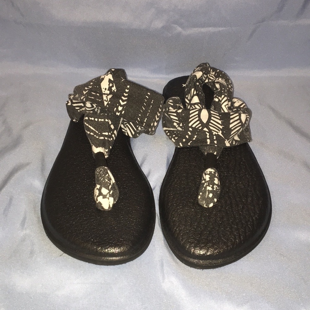 NEW Sanuk sandals size 10